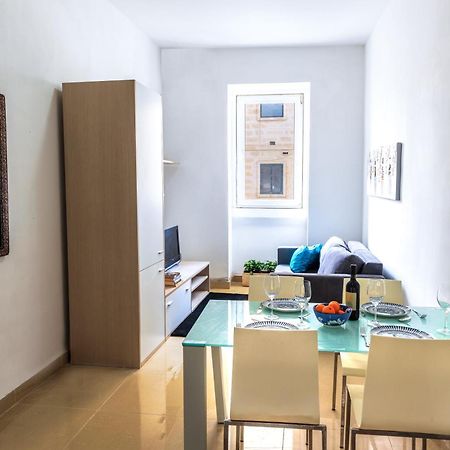 Stylish St.Julians 2 Bedroom Apartment For Rent In The City Centre With Terrace Saint Julian's Exteriér fotografie